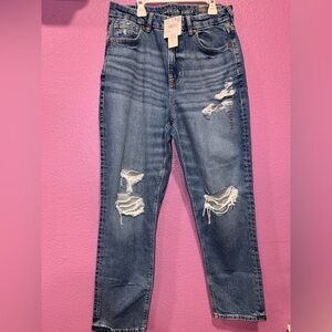 American Eagle Outfitters Distressed Denim mom cruvy Jeans